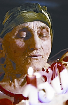 格鲁吉亚老妪度过130岁生日可能成最年长寿星