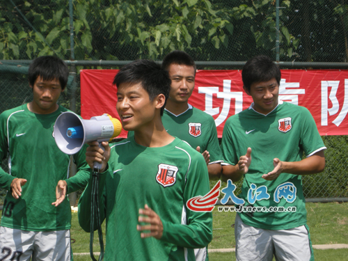 2010中国红歌会十强激战南昌衡源足球队