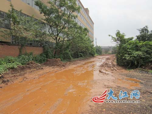 黄家湖东路8月改建计划落空 系管理职能变更所