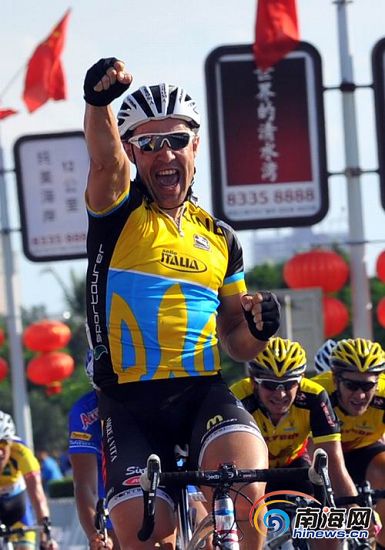 第一赛段结束 乌克兰国家队选手率先冲过终点