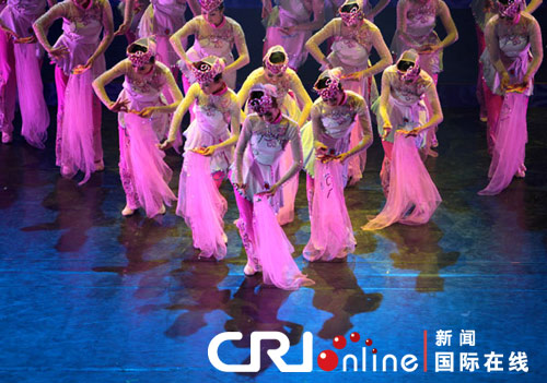 图片报道:第二届回族舞蹈展演翩然舞动宁夏