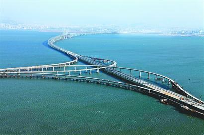 青岛海湾大桥主线合龙贯通