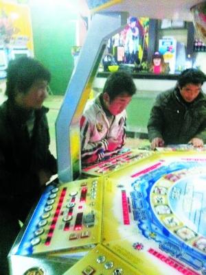 陇西县城两家电玩城公开经营赌博机 记者报警