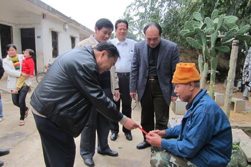 ����ʡ�����Ա���Ĳ��ȵؿ�չ����ο�ʻ