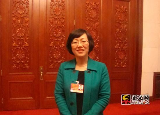 刘玲代表:建议全国人大早日出台 法律援助法