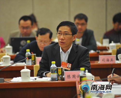 ���ϴ�������������֤������ס�����������