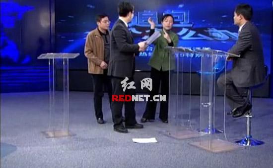 ��Ů������Ա��쭿����Ķ��ظ���