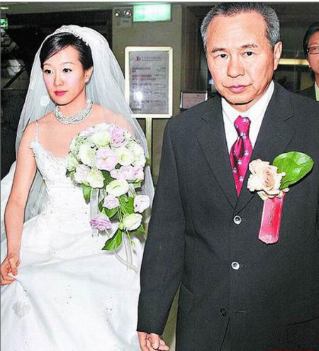 台湾四海帮帮主出殡 马英九赠挽联日本黑道送行
