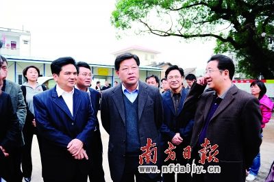 ����ɽ����ݽ����Ͻ��а����