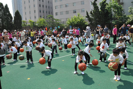 青岛市北区实验幼儿园举办家园同乐庆 六一 活