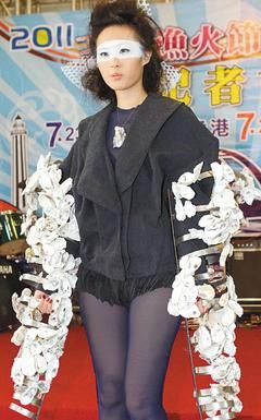 �û��ٰ�ʢ�����ڵ�����̫�Ӵ�ͷ��