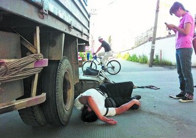 û���źŵ�·�ڳɽ�ͨ�¹ʸ߷���