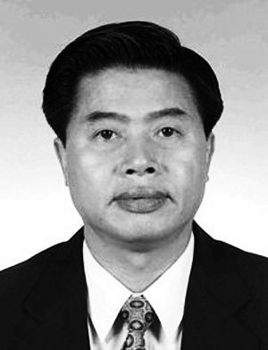 广东省省长黄华华辞职朱小丹代理省长