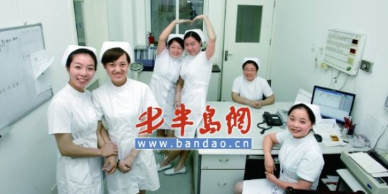 产科小护士组团报名 护士相亲会定在天使酒吧