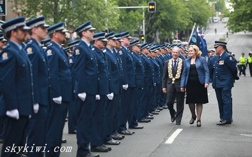 新西兰奥克兰警察阅兵仪式 华裔警察抢眼