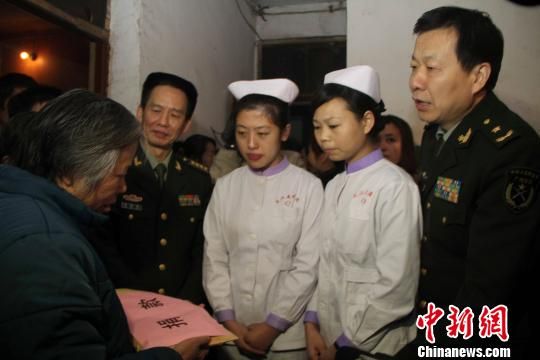 协助武汉警方破获“12.1”爆炸案护士捐全部奖金