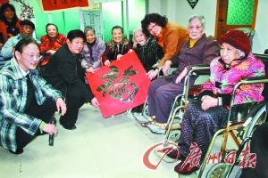 ����Ժ���͸���