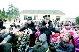 栖霞市人口_谁把栖霞地图画成了这样 太有意思了