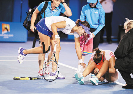 对手崴脚退赛李娜直接晋级