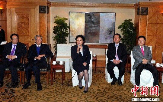 李海峰在香港与海协港澳地区荣职人员座谈