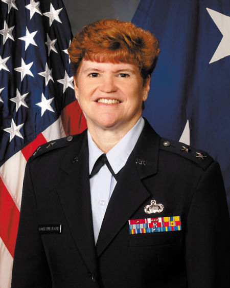 ���վ���������λŮ�Ͻ�