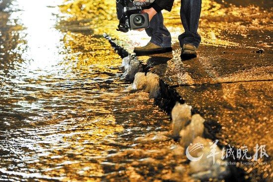 ˮ�ܱ��Ѷ���ˮ��·��