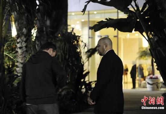 美国乐坛天后惠特尼·休斯顿离世歌迷好友哀悼