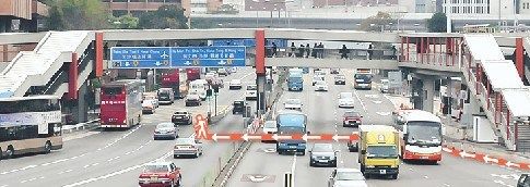 �����ӹ���·�ᴩ8���г����������ײ���˻���