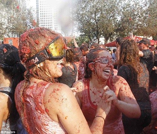 �����ٰܾ췬�Ѵ�ս��ǧ�˻���2.5�������