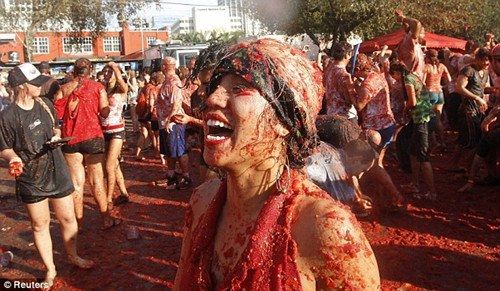 �����ٰܾ췬�Ѵ�ս��ǧ�˻���2.5�������