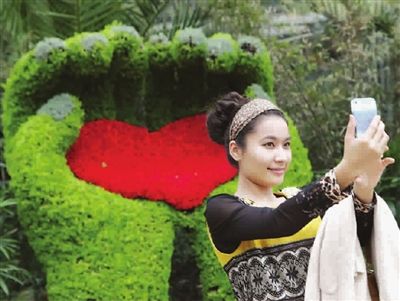 100多万株花卉讲述爱的故事