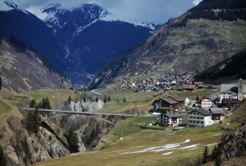 瑞士一村庄发现价值12亿美元金矿村民拒绝开采