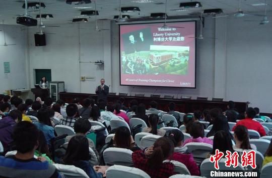 �������ɴ�ѧ����������ϸ�У̽�ֽ�ѧ��Ŀ