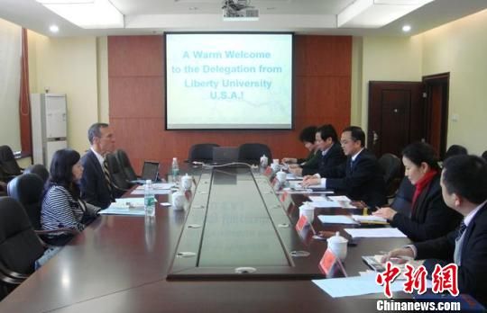 �������ɴ�ѧ����������ϸ�У̽�ֽ�ѧ��Ŀ