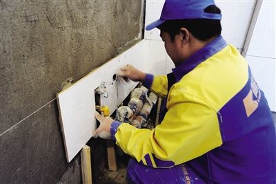 两招解决瓷砖“蠢蠢欲动”(1)