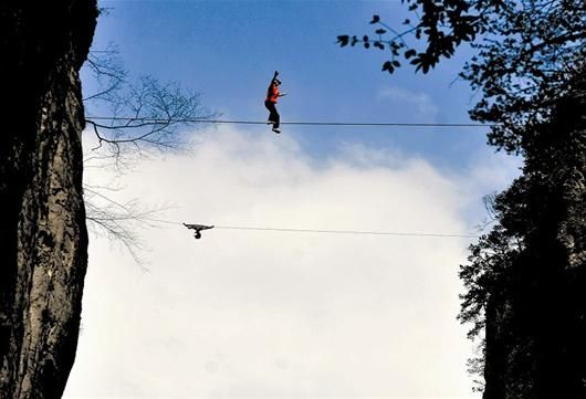 ����һ�������߾��ڼ�