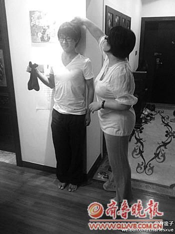 韩寒身高实测171.51000万网上约赌被斥无聊