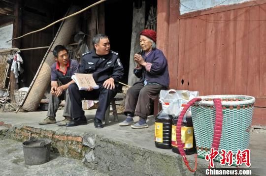 贵州民警杨万兴:扎根基层二十载恪尽职守勤为民