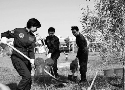 “神九”带妆彩排“神女”首选刘洋