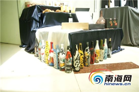 海口经济学院艺术设计系师生原创作品海口开展