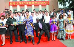 要给学生一杯水,教师自己得是一条河