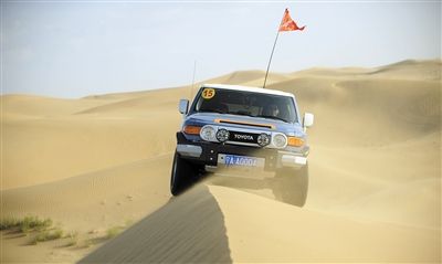 ���ľٰ��Լݳ����ν�