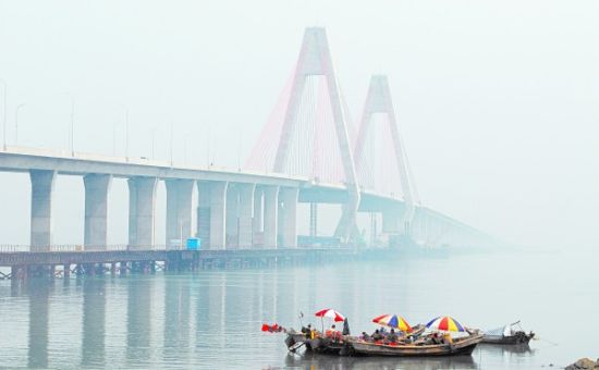 ��ɫ���飬ҫ���ഺ