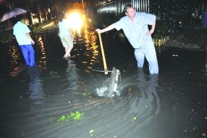 南京昨迎来第一场痛快雨网友微博调侃去河西