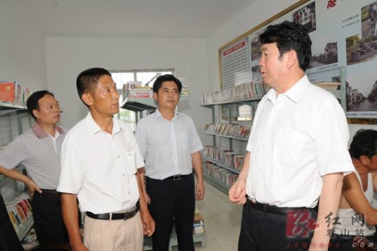岳阳宣传部长徐新启来君山区调研文化建设