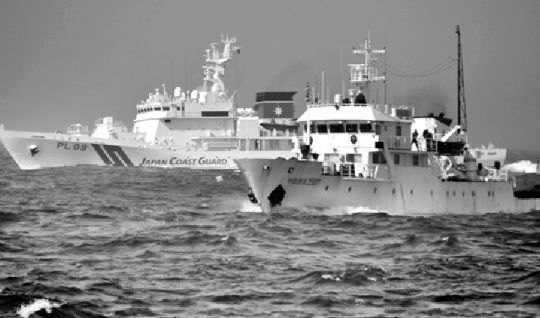 “这是中国海域,请讲中国话”