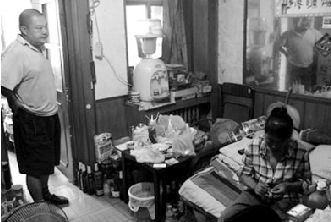 为救尿毒症妻子男子“萝卜章”骗医疗费