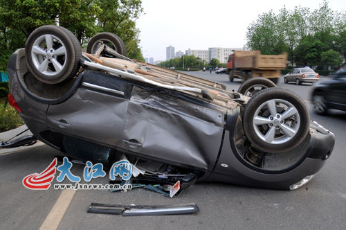 �ϲ������䳵�ٿ���ɣ��ײ�Ľų���