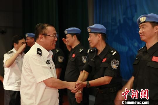 辽宁公安派遣18名民警单独组队赴利比亚维和