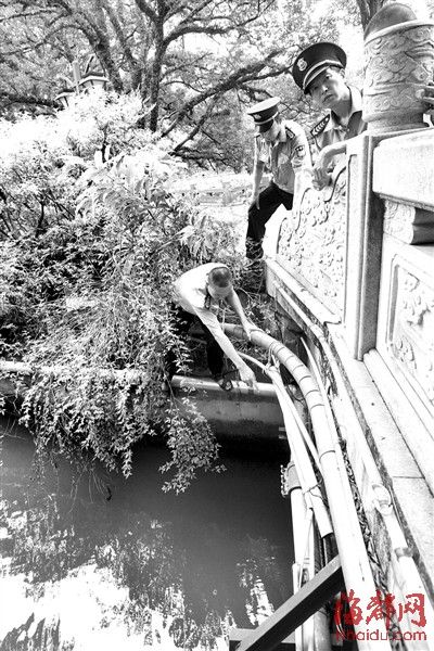 他不懂水性但仍跳湖救人